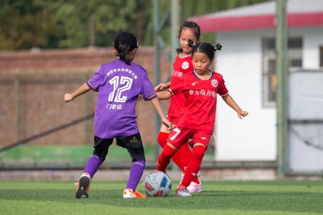 副校长被女儿实名举报，揭示家庭十年隐痛